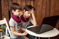 Too Much Internet and Video Games Mean Bad Grades for Kids